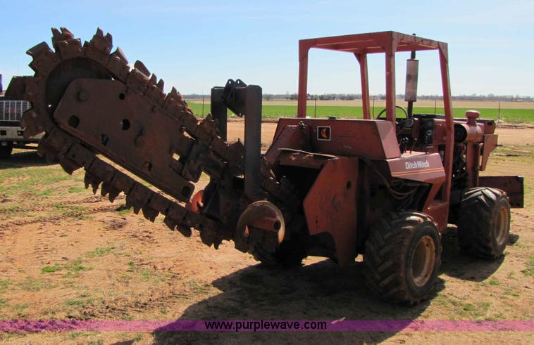 image for item B2226 Ditch Witch 6510DD trencher