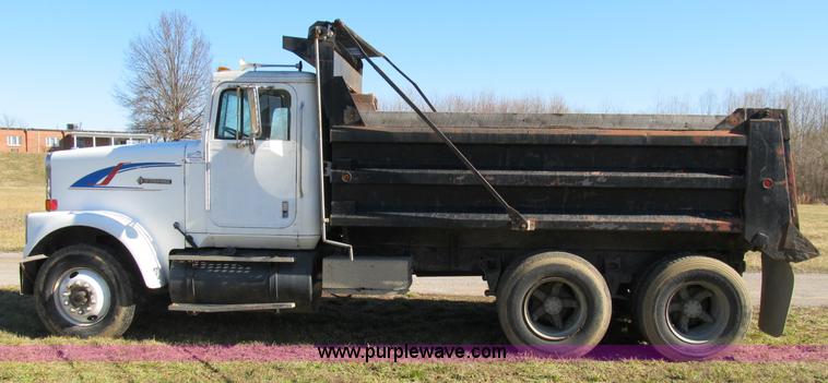 image for item B2603 1986 International F9370 dump truck
