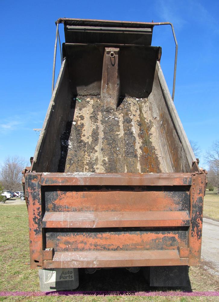 image for item B2603 1986 International F9370 dump truck