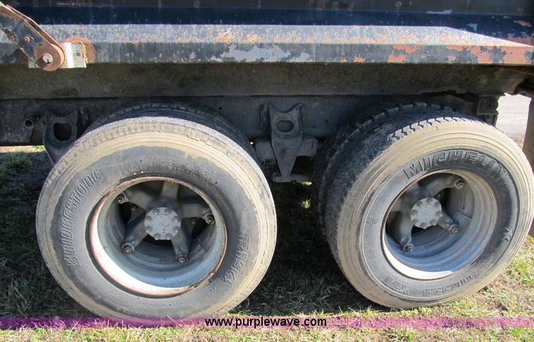 image for item B2603 1986 International F9370 dump truck