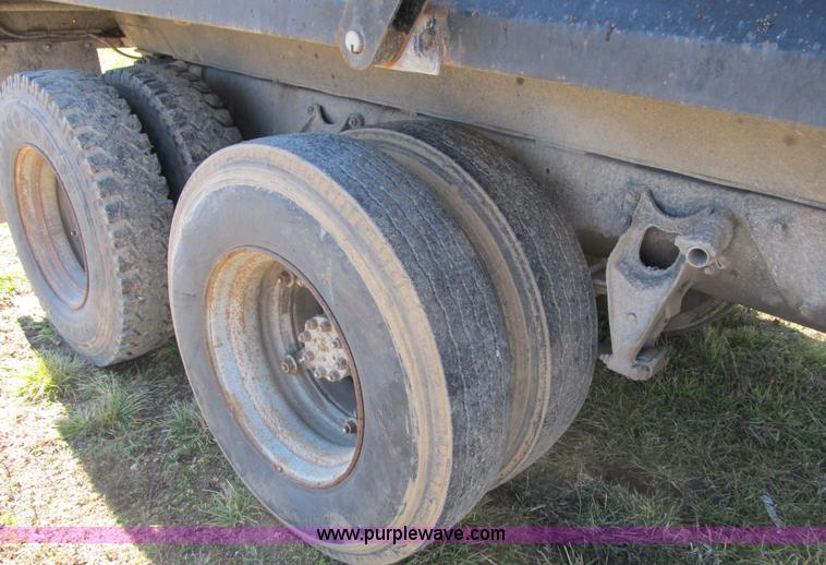 image for item B2603 1986 International F9370 dump truck