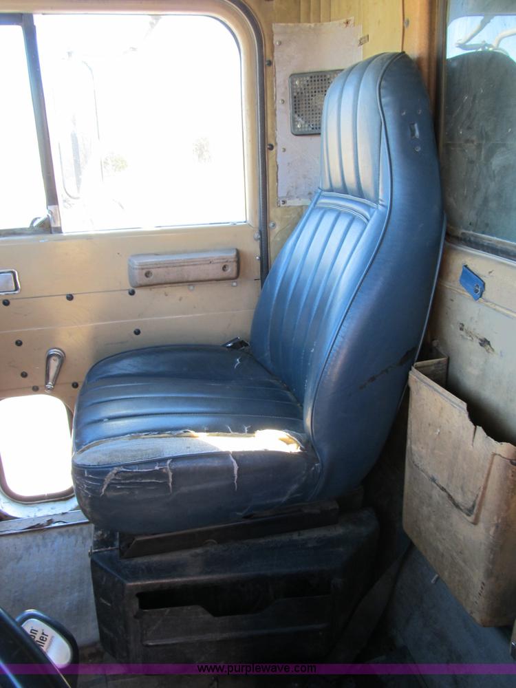 image for item B2603 1986 International F9370 dump truck