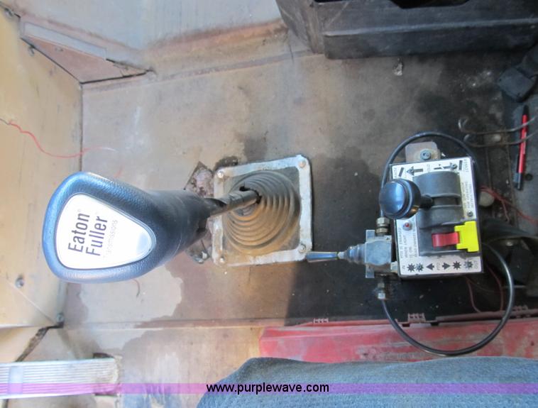 image for item B2603 1986 International F9370 dump truck