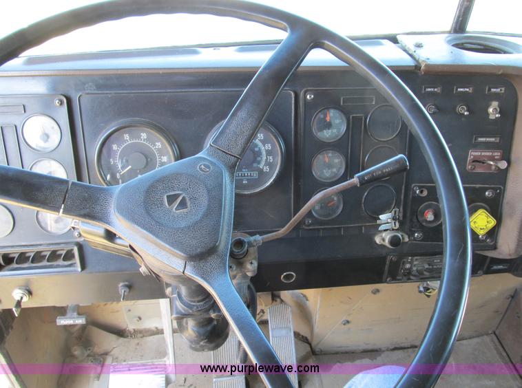 image for item B2603 1986 International F9370 dump truck