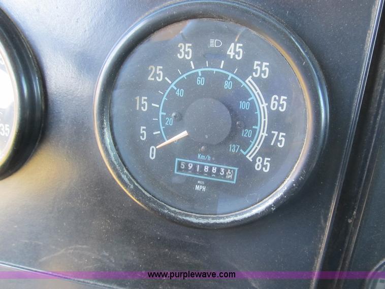 image for item B2603 1986 International F9370 dump truck