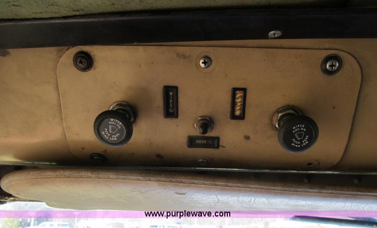 image for item B2603 1986 International F9370 dump truck