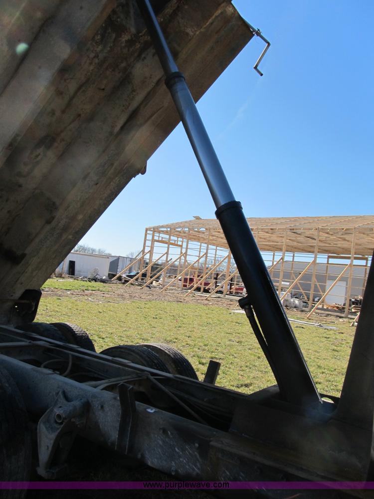 image for item B2603 1986 International F9370 dump truck