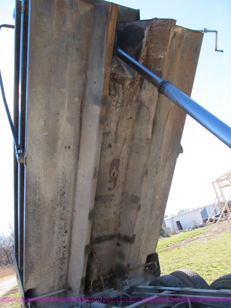 image for item B2603 1986 International F9370 dump truck