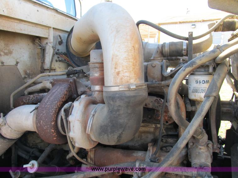 image for item B2603 1986 International F9370 dump truck