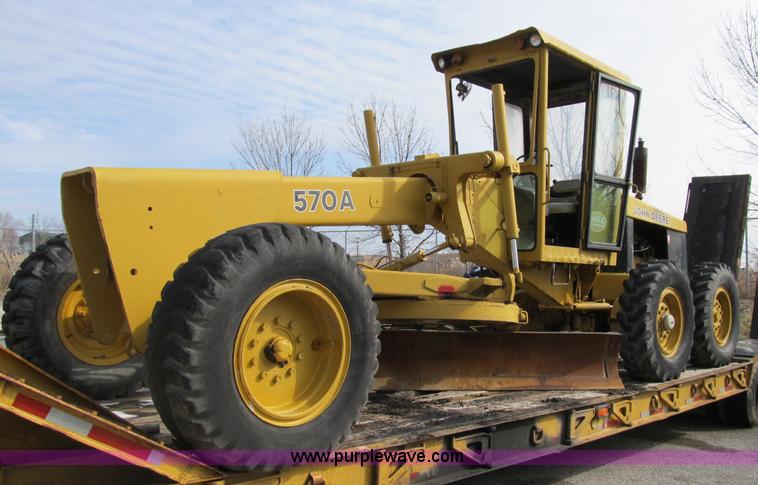 image for item B2617 1979 John Deere 570A motor grader