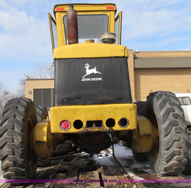 image for item B2617 1979 John Deere 570A motor grader