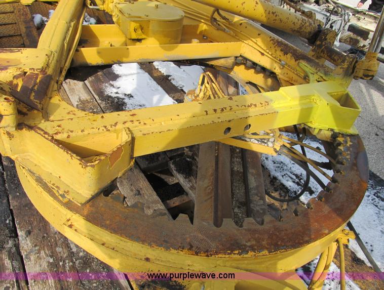 image for item B2617 1979 John Deere 570A motor grader