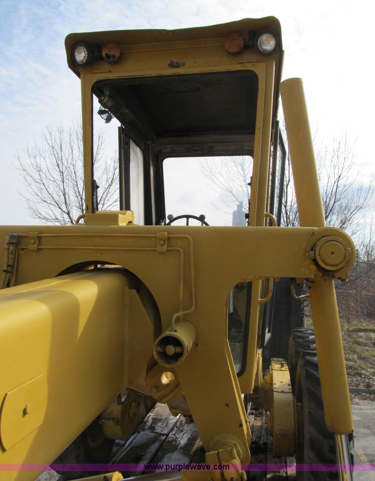 image for item B2617 1979 John Deere 570A motor grader