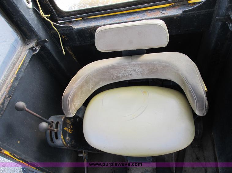 image for item B2617 1979 John Deere 570A motor grader