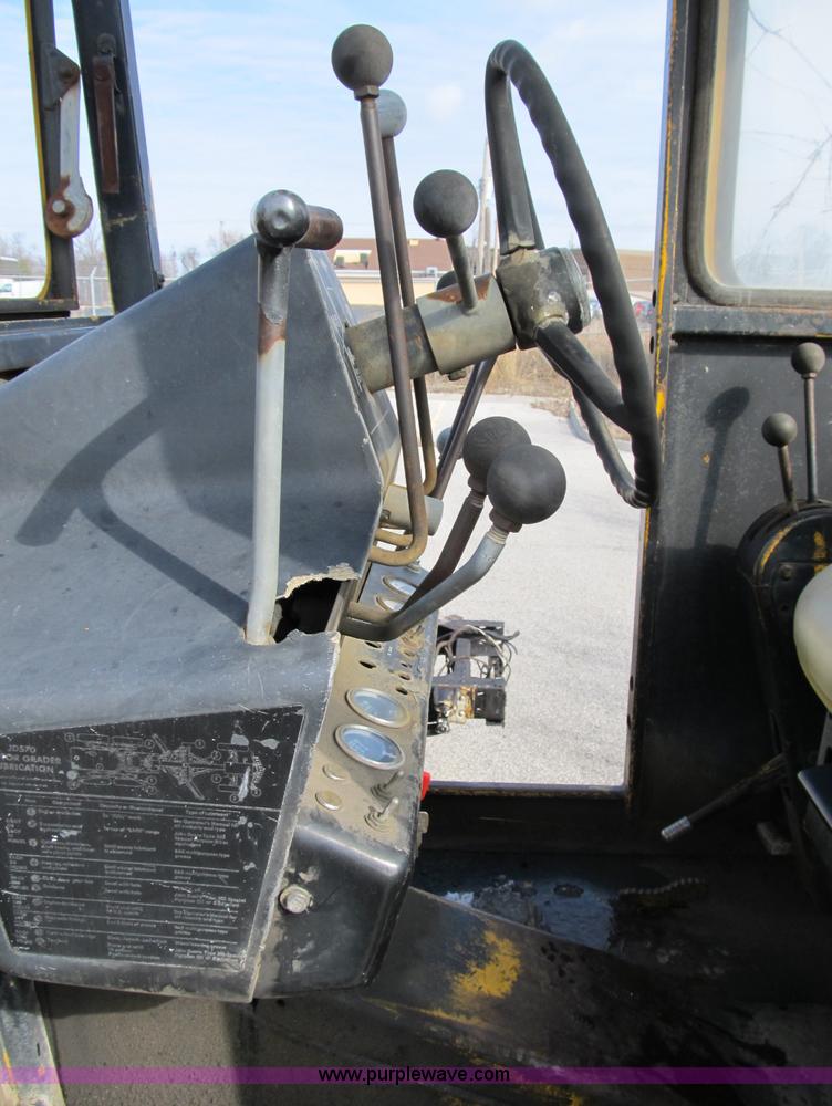 image for item B2617 1979 John Deere 570A motor grader