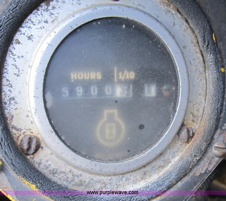 image for item B2617 1979 John Deere 570A motor grader