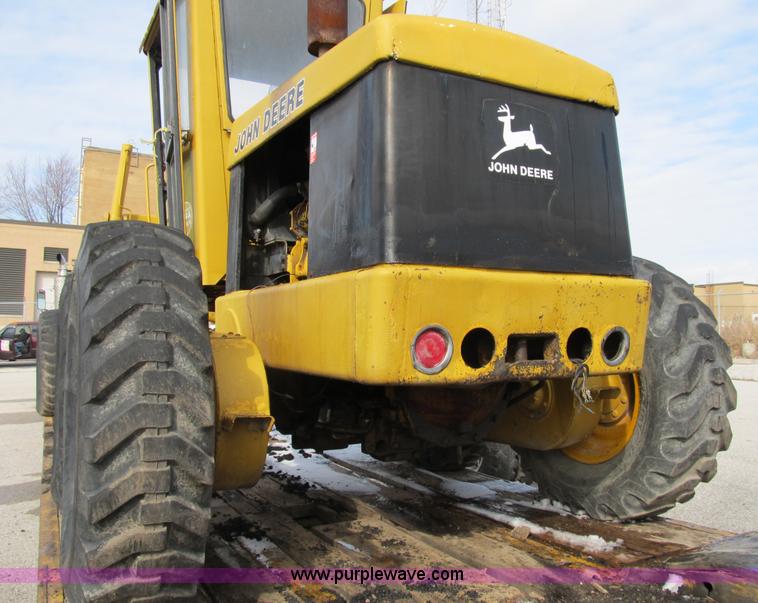 image for item B2617 1979 John Deere 570A motor grader