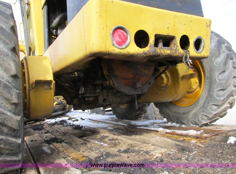 image for item B2617 1979 John Deere 570A motor grader