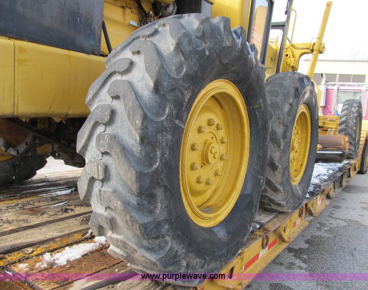 image for item B2617 1979 John Deere 570A motor grader