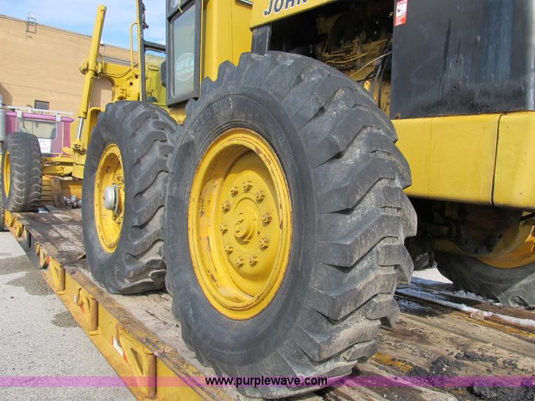 image for item B2617 1979 John Deere 570A motor grader