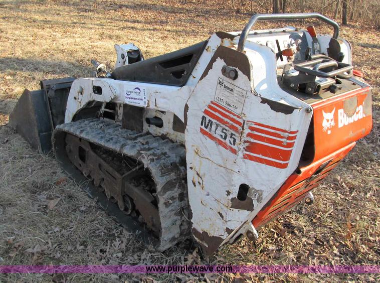 image for item B2623 2005 Bobcat MT55 mini track loader