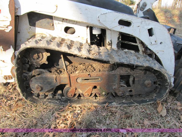 image for item B2623 2005 Bobcat MT55 mini track loader