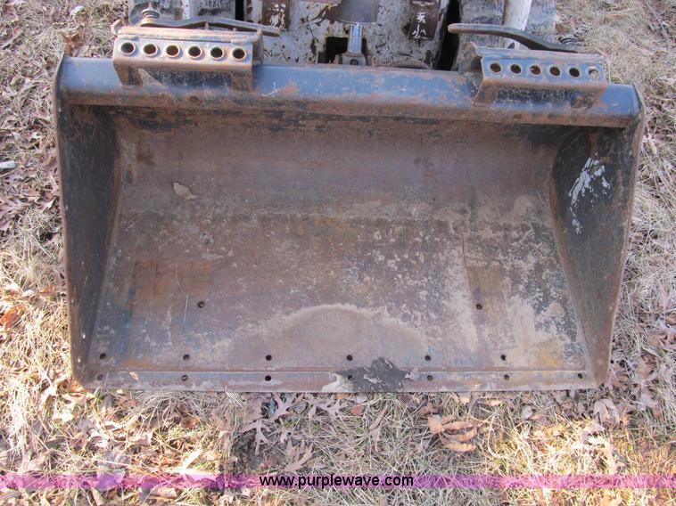 image for item B2623 2005 Bobcat MT55 mini track loader