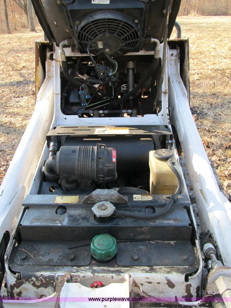 image for item B2623 2005 Bobcat MT55 mini track loader