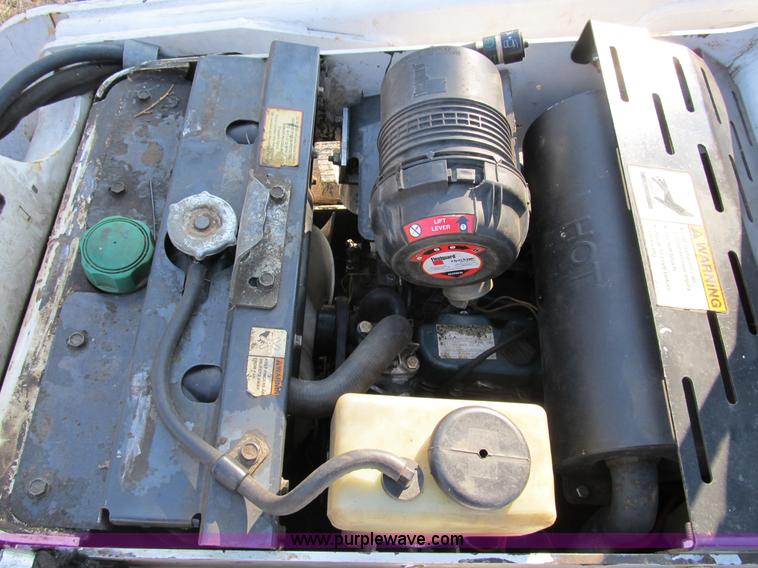 image for item B2623 2005 Bobcat MT55 mini track loader