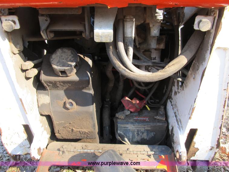 image for item B2623 2005 Bobcat MT55 mini track loader