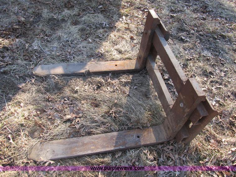 image for item B2623 2005 Bobcat MT55 mini track loader