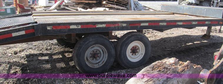image for item B5103 1985 18' tandem axle flat bed trailer