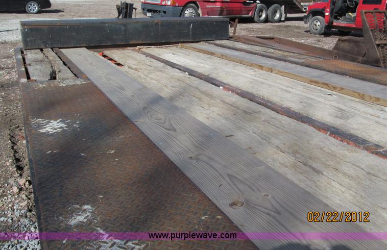 image for item B5103 1985 18' tandem axle flat bed trailer