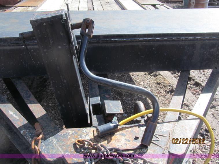 image for item B5103 1985 18' tandem axle flat bed trailer