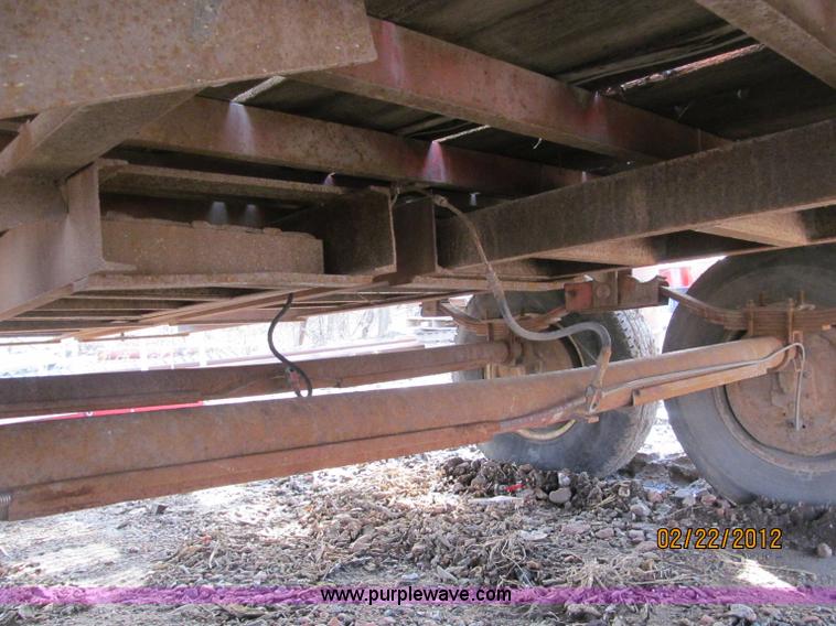 image for item B5103 1985 18' tandem axle flat bed trailer