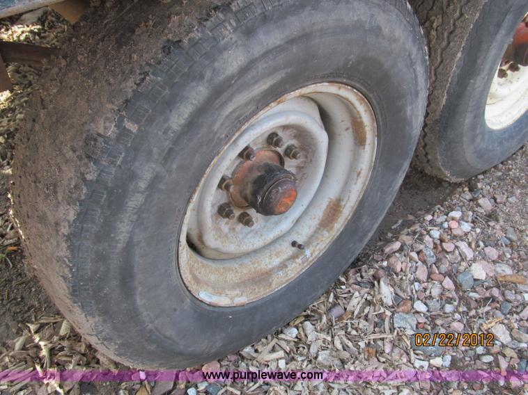 image for item B5103 1985 18' tandem axle flat bed trailer