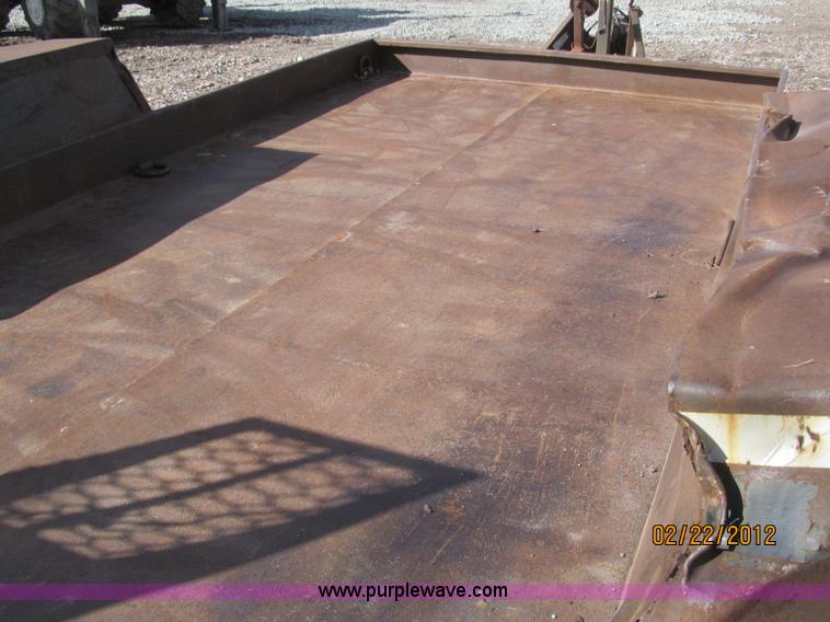 image for item B5104 1992 Towmaster T-6 PAN tandem axle trailer