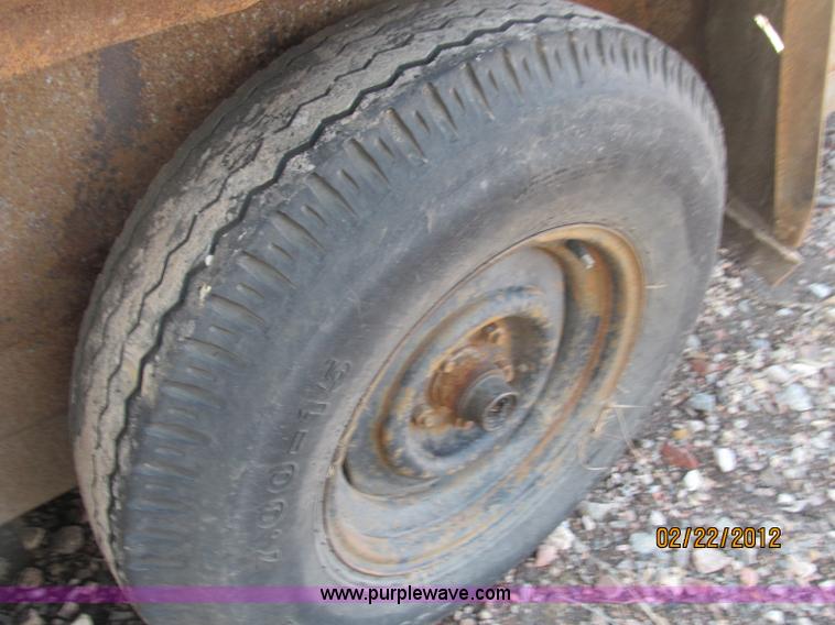 image for item B5104 1992 Towmaster T-6 PAN tandem axle trailer