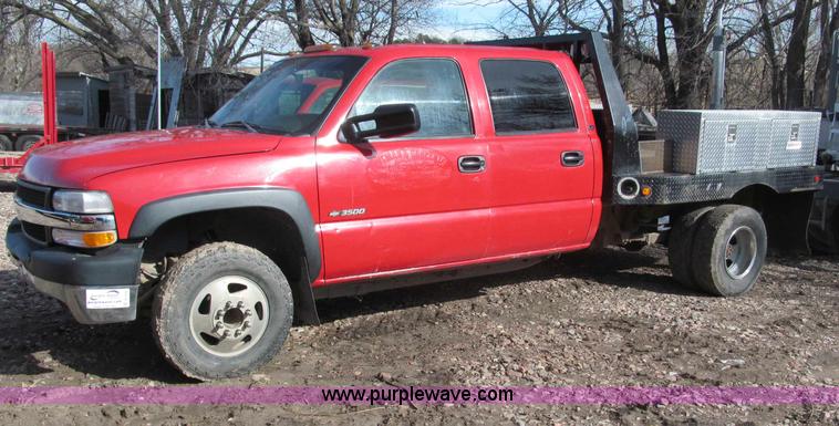 image for item B5105 2001 Chevrolet Silverado C3500 crew cab pickup truck