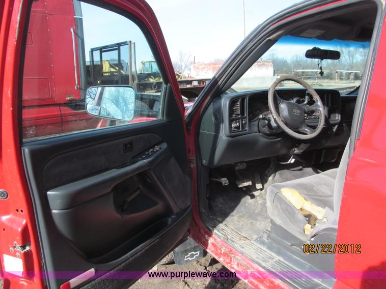 image for item B5105 2001 Chevrolet Silverado C3500 crew cab pickup truck