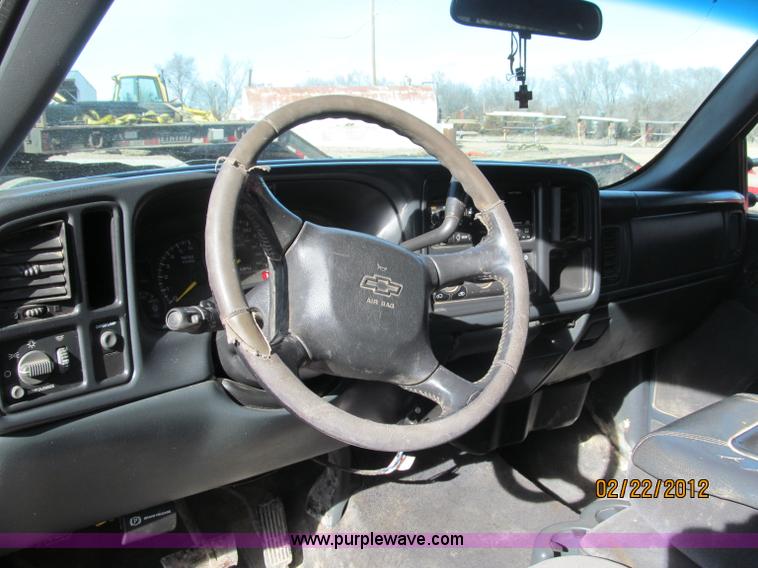 image for item B5105 2001 Chevrolet Silverado C3500 crew cab pickup truck