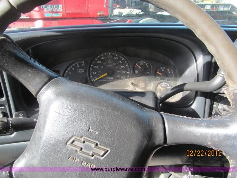 image for item B5105 2001 Chevrolet Silverado C3500 crew cab pickup truck