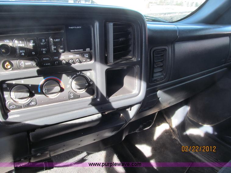 image for item B5105 2001 Chevrolet Silverado C3500 crew cab pickup truck