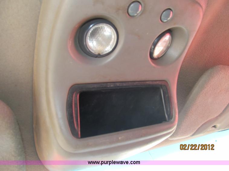 image for item B5105 2001 Chevrolet Silverado C3500 crew cab pickup truck