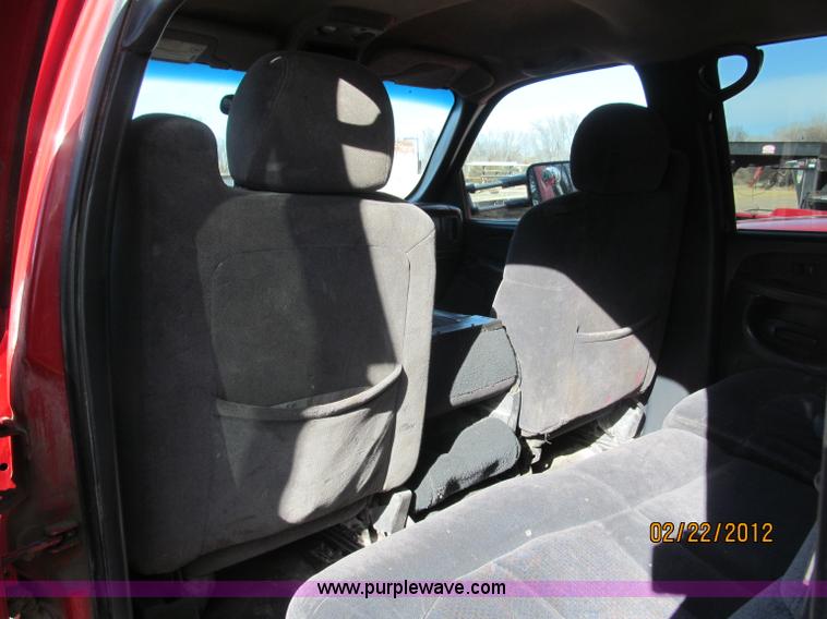 image for item B5105 2001 Chevrolet Silverado C3500 crew cab pickup truck