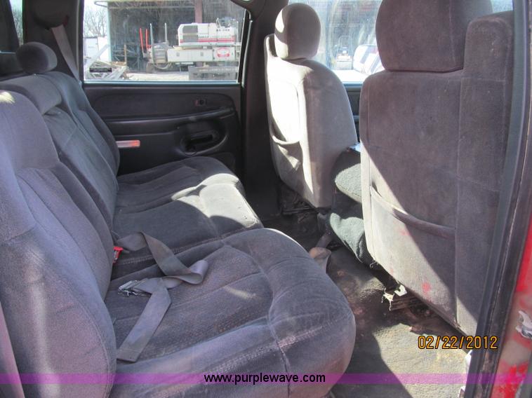 image for item B5105 2001 Chevrolet Silverado C3500 crew cab pickup truck