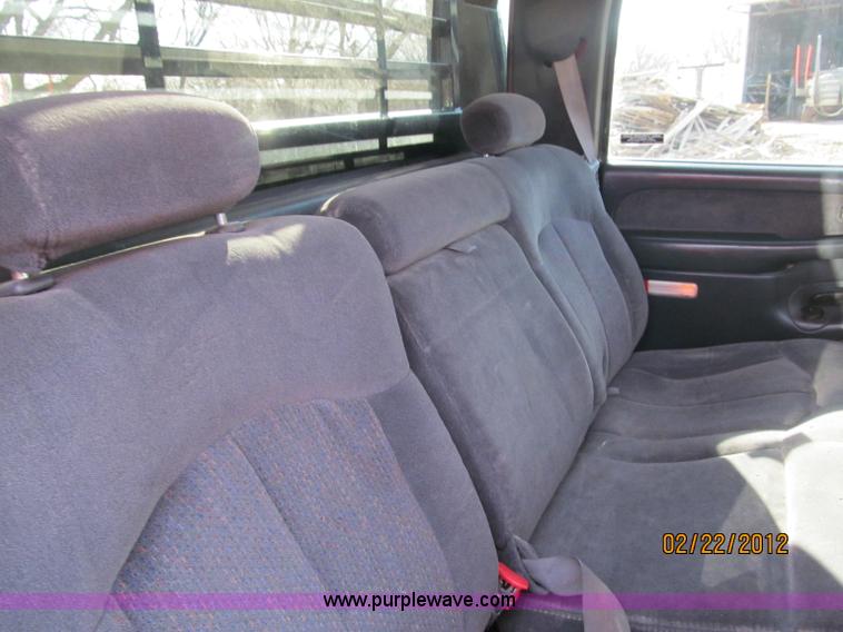 image for item B5105 2001 Chevrolet Silverado C3500 crew cab pickup truck