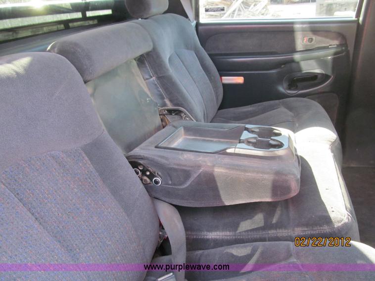 image for item B5105 2001 Chevrolet Silverado C3500 crew cab pickup truck