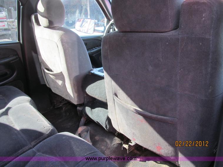 image for item B5105 2001 Chevrolet Silverado C3500 crew cab pickup truck