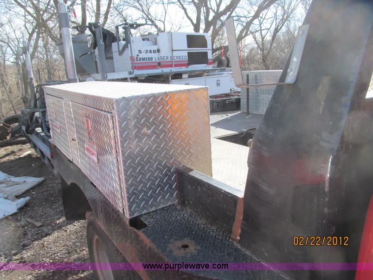 image for item B5105 2001 Chevrolet Silverado C3500 crew cab pickup truck